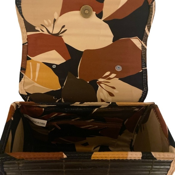 Rattan Bag - 6x8 x4 brown rattan , floral fabric accent, drop -2 NWOT - Picture 2 of 6